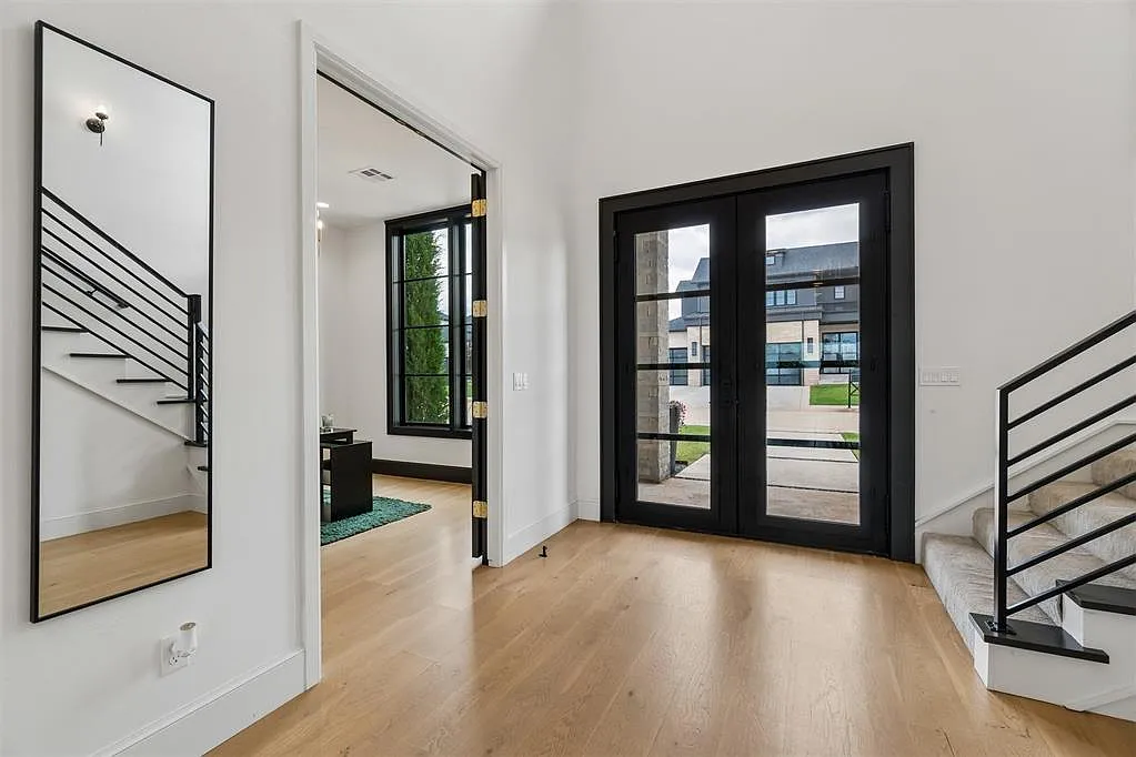 3 bed, 2.5 bath, 3500 sqft, $6,225 — Photo 4