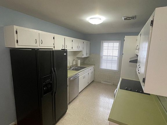 5th image of 5223 Spruce Ave