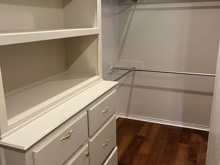 410 Justice Ave — Photo 21
