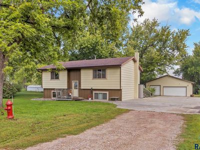 816 Broadway Ave, Valley Springs, SD, 57068