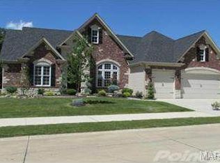 2016 Paul Renaud Blvd, Lake St Louis, MO 63367
