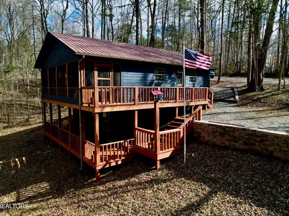 105 River Ln, Jamestown, TN 38556