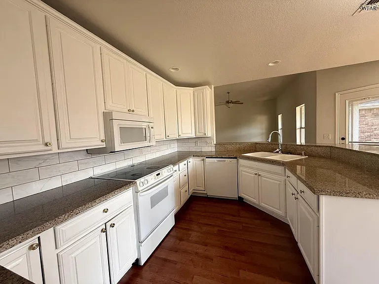 5004 Pawnee Ptwy — Photo 8