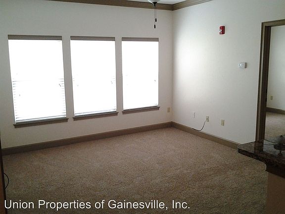 4th image of 1100 SW 6th Ave APT 103