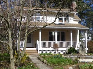 9 McClure St, Amherst, MA 01002