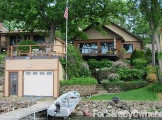 4555 Winnequah Rd, Monona, WI 53716