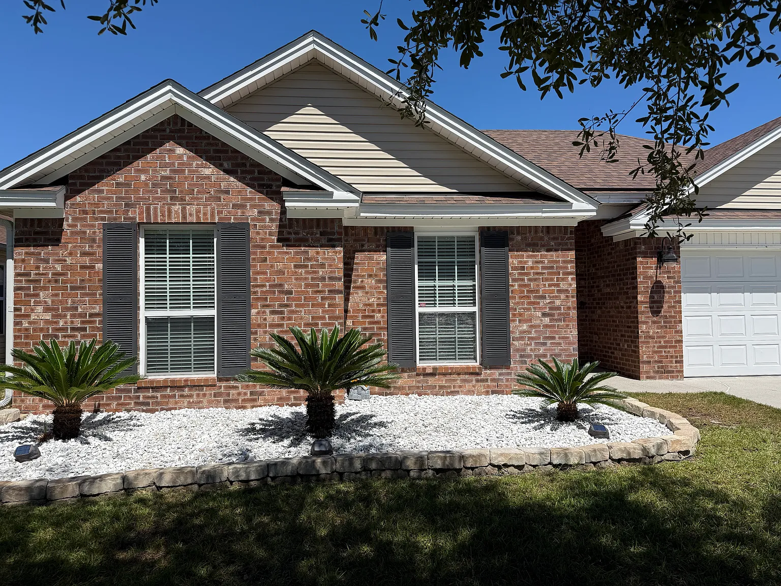 3 bed, 1200 sqft, $2,350 — Photo 3