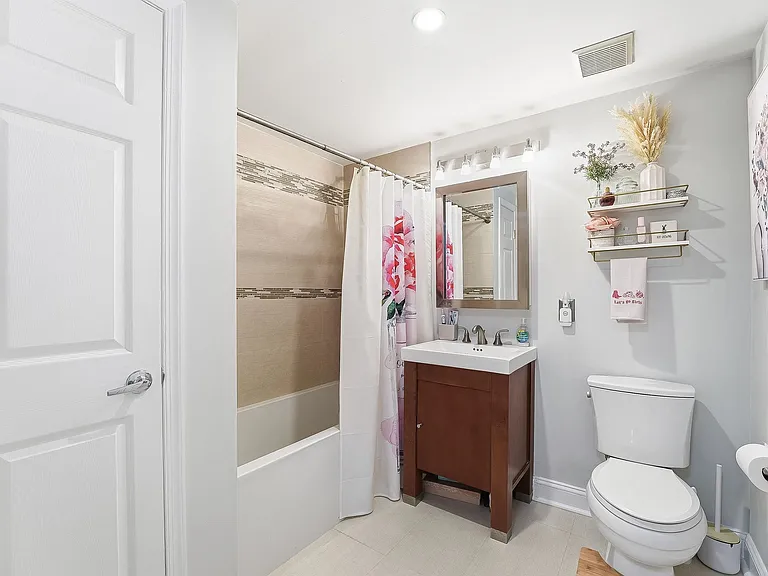 725 Jefferson St #11 — Photo 11
