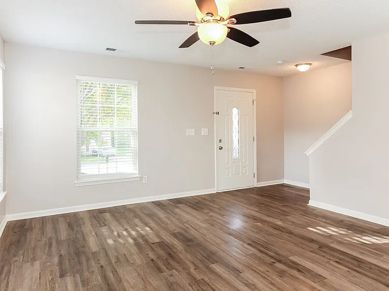 5922 Laurenfield Dr — Photo 5