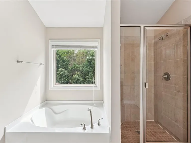 6370 Shiloh Woods Dr — Photo 41