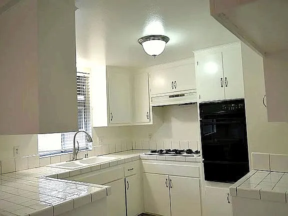 1945 Evergreen St — Photo 4