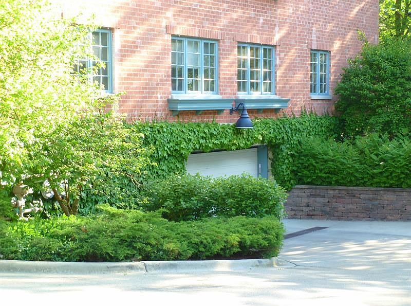 2nd image of 153 E Laurel Ave APT 202
