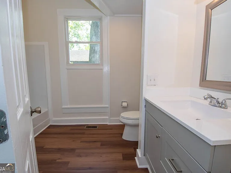 31 Saint Clair St — Photo 13