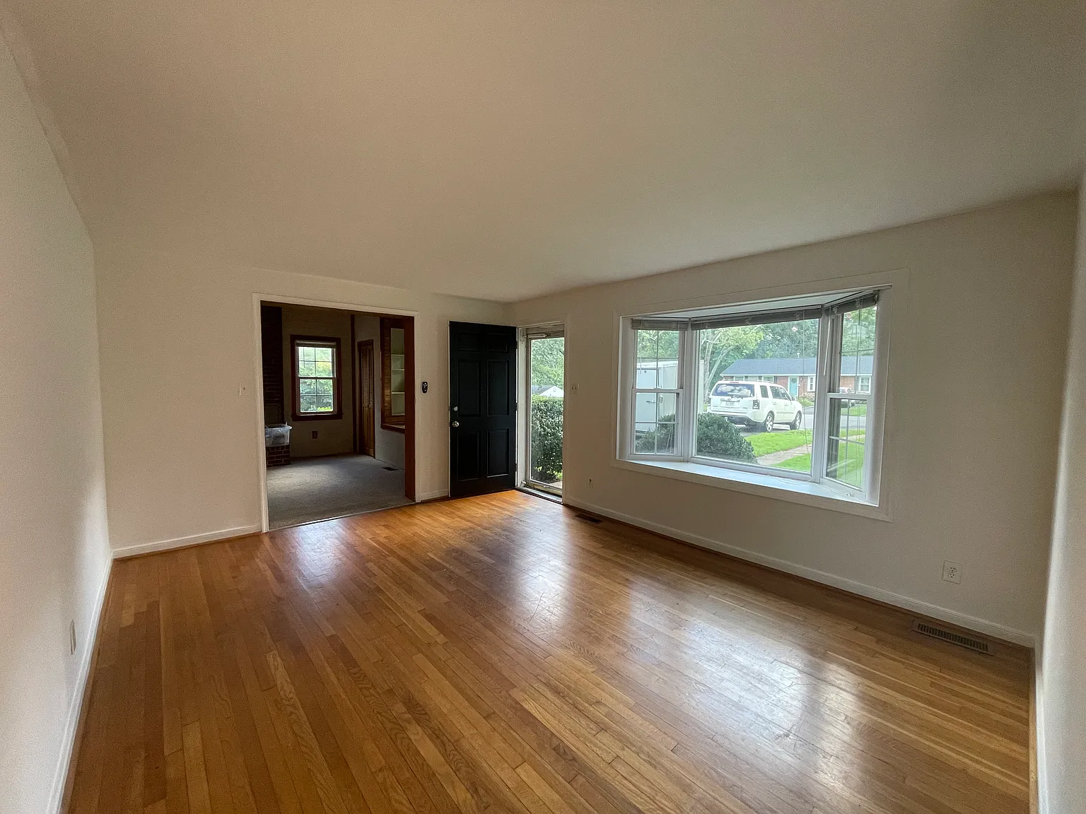 8712 Greenford Dr — Photo 3
