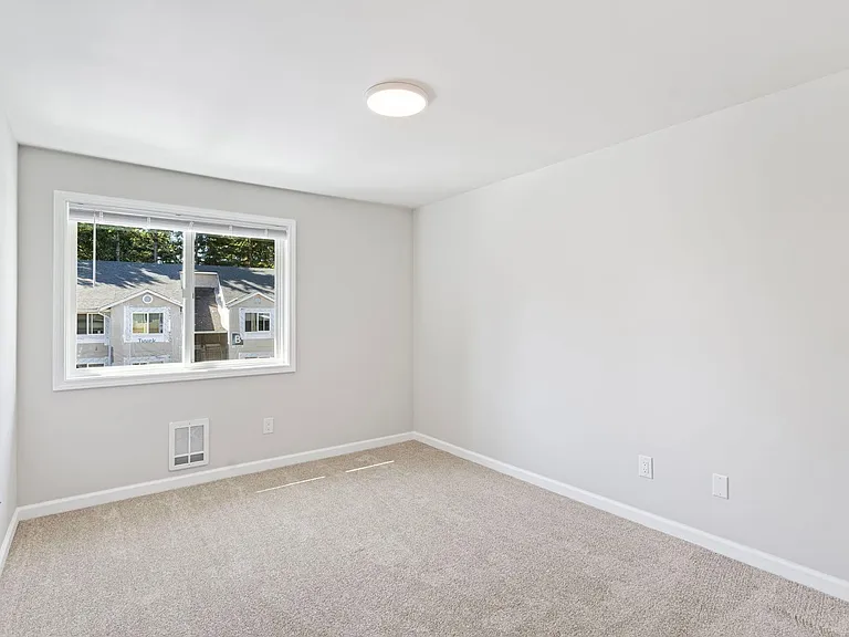 Heron View Apartment Homes — Photo 44
