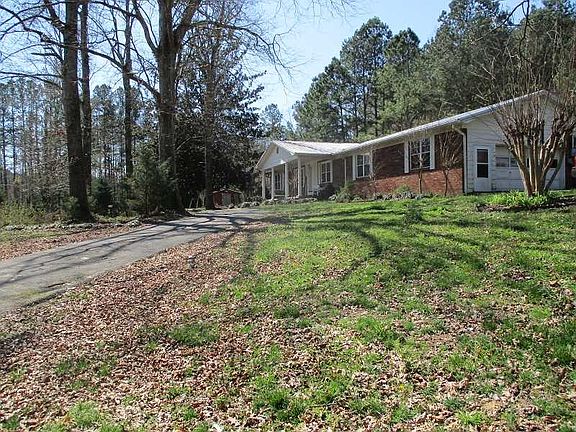 2nd image of 119 Dogwood Trl NE
