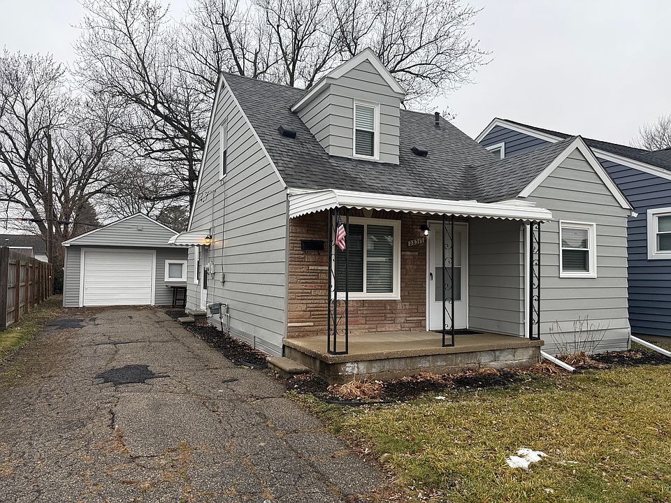 1st image of 28319 Maple St
