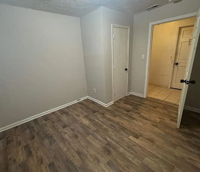 Holly St — Photo 2