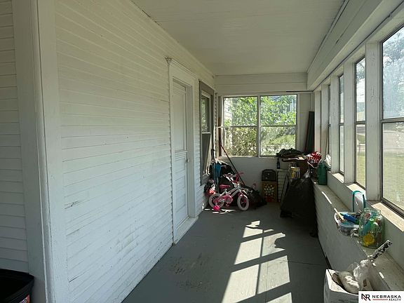 5th image of 2540 Washington St