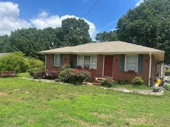 369 W Candler St, Winder, GA 30680