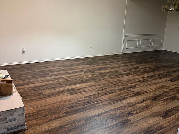 4th image of 903 Teakwood Ln