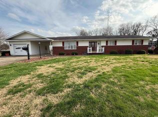 123 E Harvest Ln, Petersburg, IN