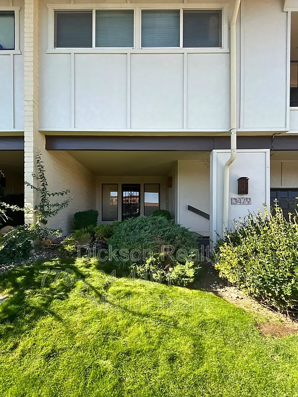 3 bed, 3.0 bath, 2286 sqft, $2,895 — Photo 2