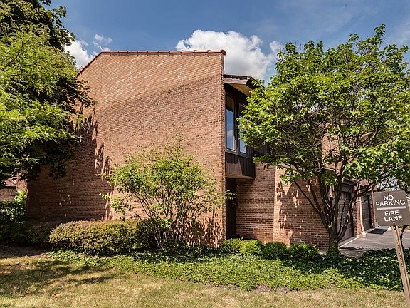2nd image of 1816 Wildberry Dr Unit 8-A