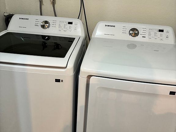 5th image of 15270 Sutton St #156176b70