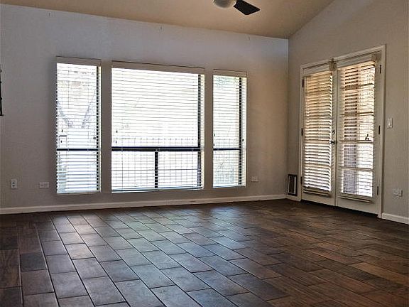 5th image of 1039 E Desert Cove Ave