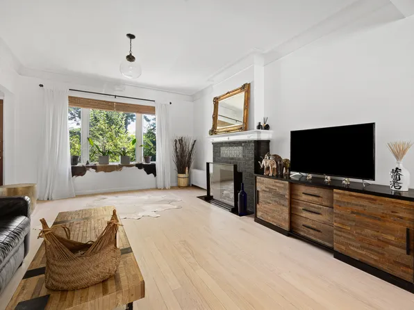 138 Wakeman Place image 8 of 35