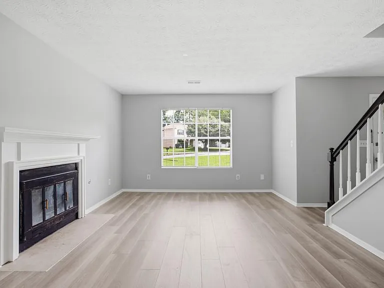 11240 Rotherick Dr — Photo 6