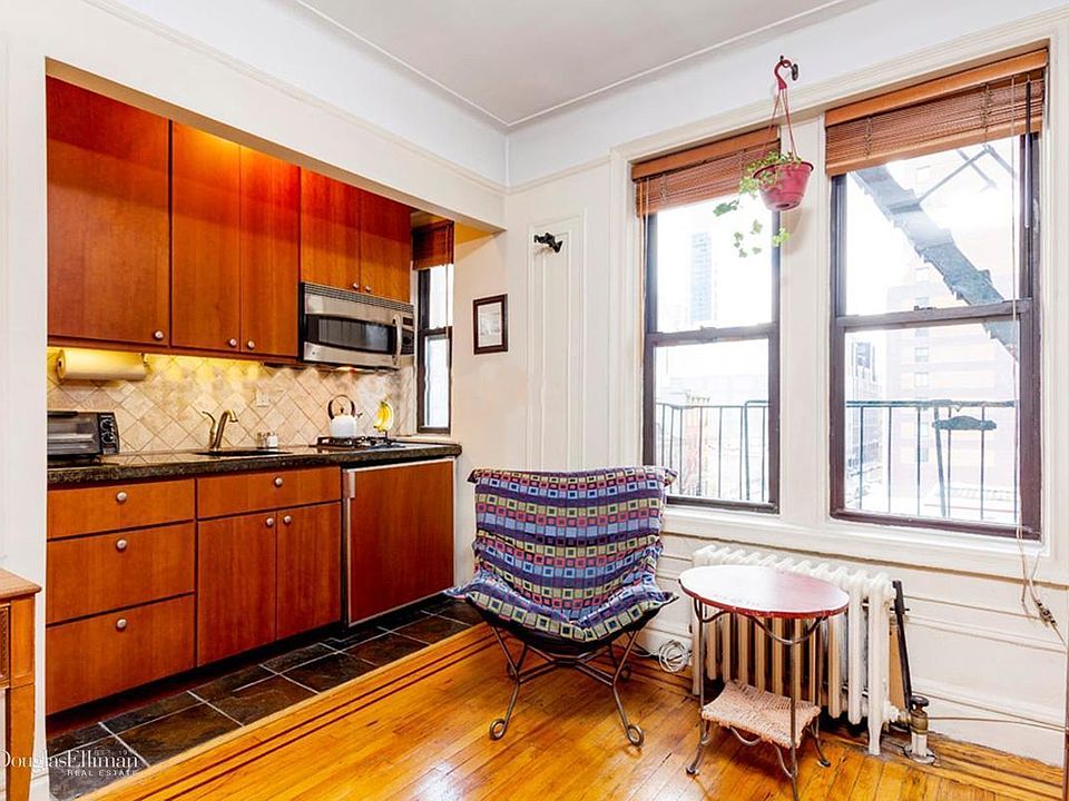 1st image of 463 W 44th St #4D