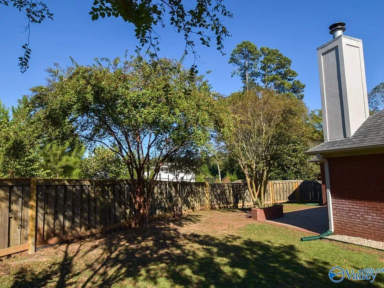 118 Canterbury Dr — Photo 21