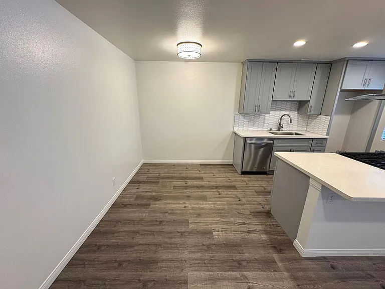 Casa Madrid Apartments — Photo 11