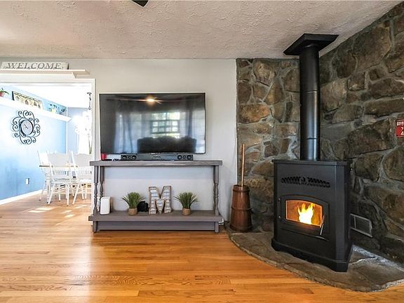 4th image of 4169 Brownsville Rd