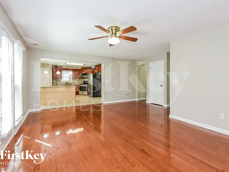 2606 Loring Rd NW — Photo 5