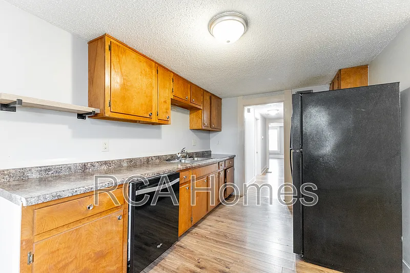 2 bed, 1.0 bath, $1,375 — Photo 4