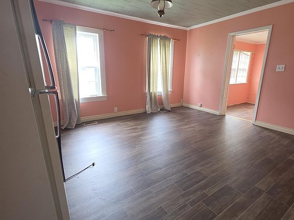 4th image of 1327 Washington Ave NW