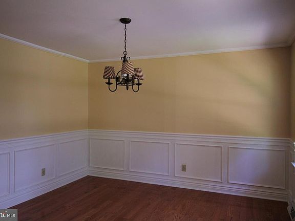 4th image of 18 Lamberts Ln