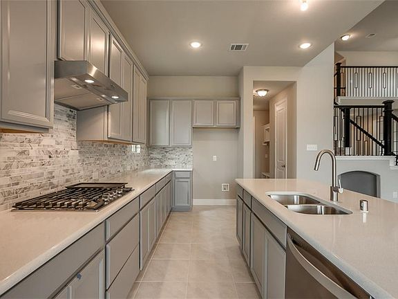 4th image of 5709 Natchez Ln