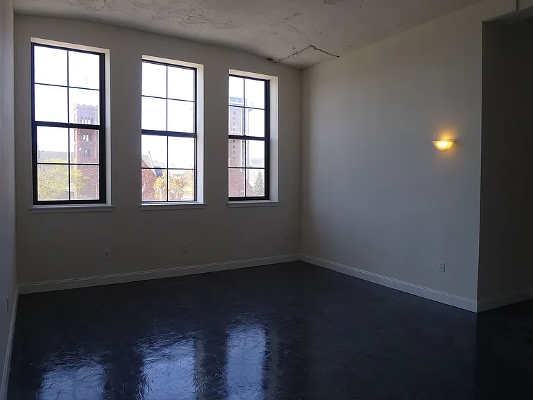 Garfield Lofts — Photo 16