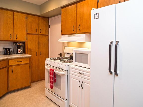 5th image of 1148 Oakwood Dr