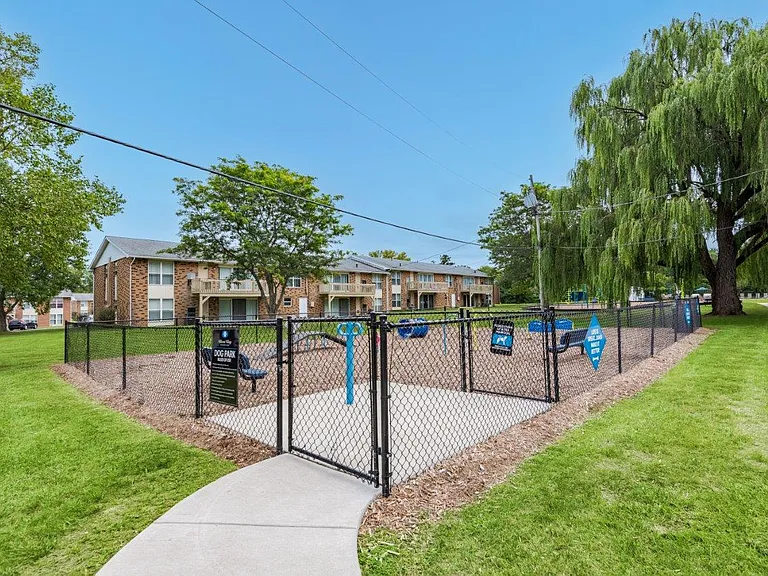 Hillcrest Village Apartment Homes — Photo 19