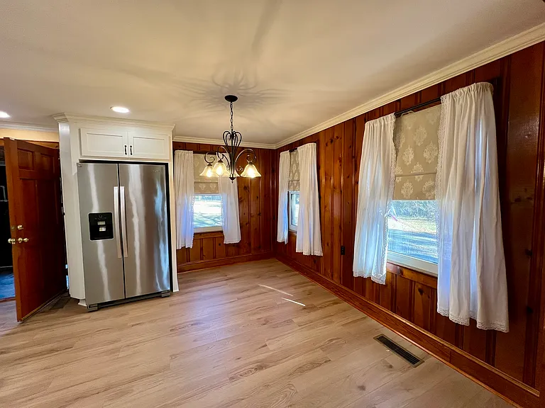 9532 Harwood Ln — Photo 4