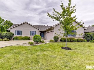 1413 Hoechester Rd, Springfield, IL 62712