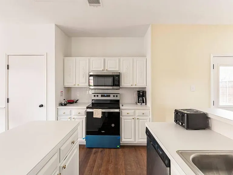 4216 Juniper Ln — Photo 17