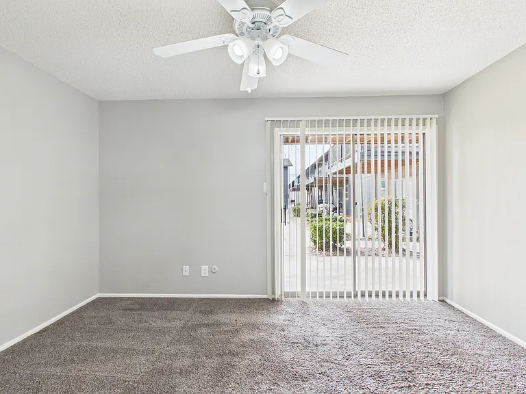 Tanglewood Apartments — Photo 13