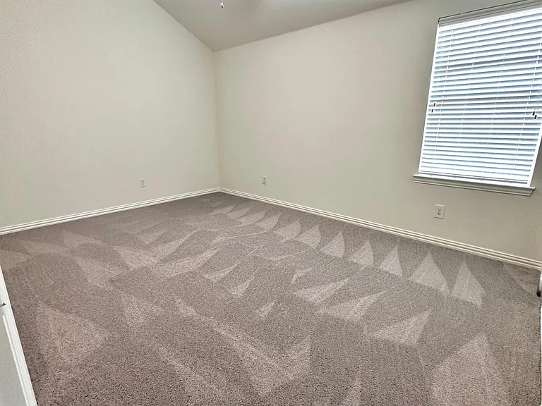 1820 Kittyhawk Dr — Photo 27