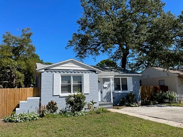 4 bed, 2.0 bath, 1511 sqft, $2,350 — Photo 2